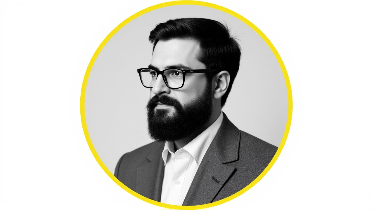 Currys Ireland Lights Up Dublin with Black Tag OOH Campaign on Black Friday